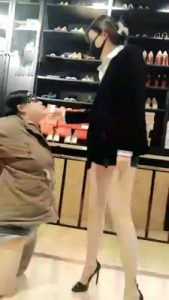 【宇婉莹】耳光打女奴伺候我 bf2639_绳艺资料库视频资源下载