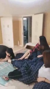 【雪儿】伺候双主起床/喝圣水/人体座椅 bf11428_绳艺资料库视频资源下载