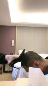 【歌迪丝】黑丝高跟踩/磕头/抽耳光【完整版】  JS23051302_绳艺资料库视频资源下载