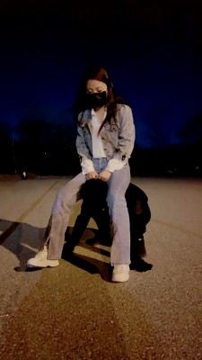 套路直播视频【语阳】小白鞋女神-超强户外骑马/骑脖子/重度耳光/狗链遛狗 bf25517_绳艺资料库