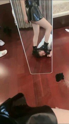 套路直播视频【桃幼幼】圈养废物狗-长靴踩踏/圣水淋浴/黑丝脚深喉  bf25978_绳艺资料库