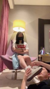 套路直播视频【强抚】高帮帆布鞋白袜捂脸窒息/胯下辱 bf26021_绳艺资料库