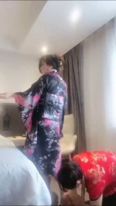 套路直播视频【歌迪丝S】私人定制调教骚母狗三姨（第一集） bf24820_绳艺资料库