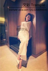 湘香女王长靴户外圣水淋浴贱狗_绳艺资料库