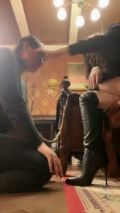 套路直播视频【微甜】真实虐哭女奴-暴打/长靴大力踩 bf25537_绳艺资料库