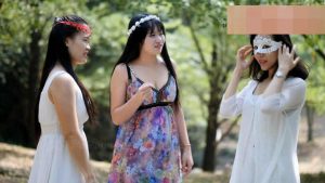 小主三女孩草地TK_绳艺资料库