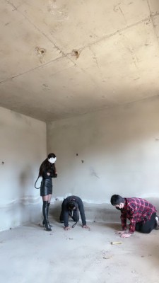 套路直播视频【妆主大大】双S户外必看-光头狗被疯狂鞭打/骑马 bf25756_绳艺资料库