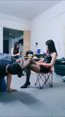 套路直播视频【果儿S】双S-圣水泡辣条-耳光专场-骑脖子【双视角完整版】bf26783_绳艺资料库