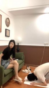 【叶娘】双S-全体重踩踏/碾压狗爪/脚踩喂食/踹【双视角版】bf29271_绳艺资料库视频资源下载
