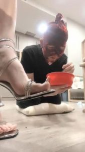 【念念】脚下进食/数据线鞭打/高跟踩 bf29352_绳艺资料库