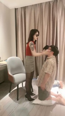 【筱月】犬化训练双奴-高跟虐乳/踢裆坐垫/喂吃浓痰 bf29471_绳艺资料库视频资源下载