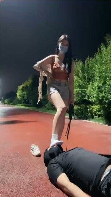 图片[2]_【佳奈】户外遛狗-小白鞋闻舔踩踏/掐乳/胯下乳 B2289_绳艺套路直播视频资源网