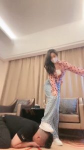 【禾未】发泄沙包-暴揍/拖鞋底抽耳光/踩踏钻胯 B2160_绳艺资料库视频资源下载