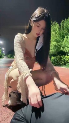 图片[4]_【佳奈】户外遛狗-小白鞋闻舔踩踏/掐乳/胯下乳 B2289_绳艺套路直播视频资源网
