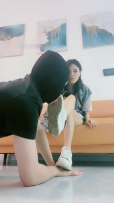 图片[5]_【甜一】小白鞋碾狗爪/踩跺鞋底擦舌头/深喉插出血【完整版】_绳艺资料库视频资源下载
