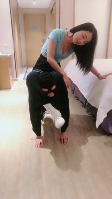 图片[3]_【伊妮】骑马/白鞋白袜气味羞辱/喝圣水 B2202_绳艺套路直播视频资源网