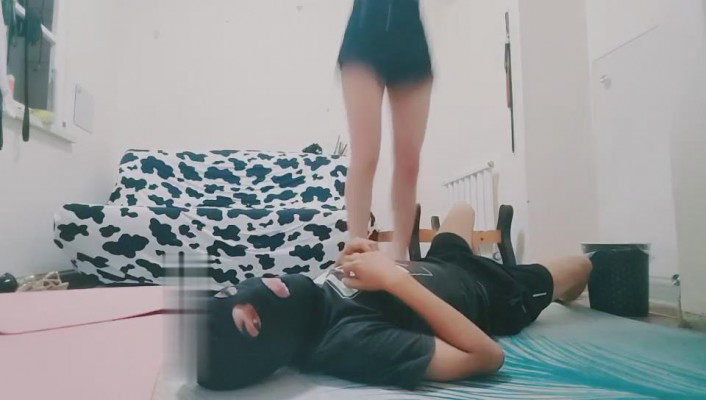 图片[5]_【萤火大人】白棉袜踩踏捂脸/深喉/腿绞掐脖窒息_绳艺套路直播视频资源网