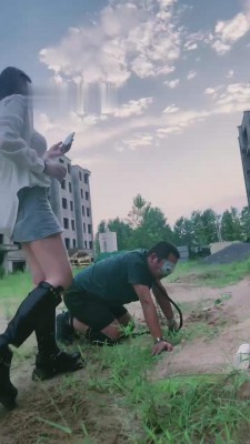 图片[4]_【调教视频】【宸宸】囚禁户外飞踹/强迫吃泥土_绳艺资料库视频资源下载