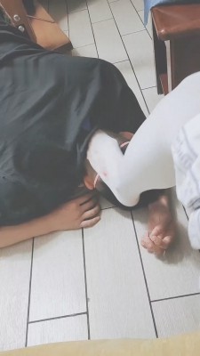 图片[4]_【花祖宗】闻舔超脏运动鞋/丝袜裸足恋足_绳艺套路直播视频资源网