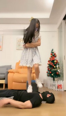 【奈奈生】人形脚垫/蹦床/运动鞋下的玩物_绳艺资料库视频资源下载