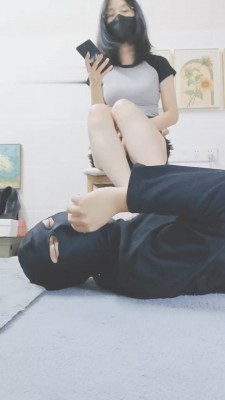 图片[6]_【灵竹】高跟裸足踩脚垫/转胯/坐脸窒息_绳艺资料库视频资源下载