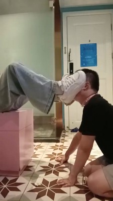 图片[5]_【爱可呀】大学生S-白袜超脏白鞋气味羞辱_绳艺套路直播视频资源网