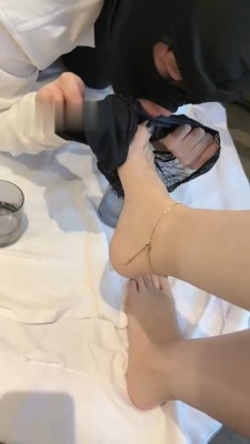 图片[10]_【安主】小白鞋发黄棉袜/晨尿/舔脏鞋底_绳艺套路直播视频资源网