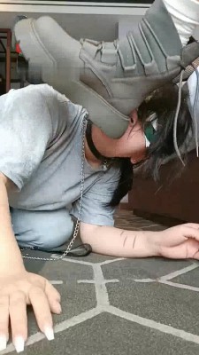 图片[7]_【爱可呀】和细跟闺蜜双调女慕-扎狗爪/舔鞋底/钻胯_绳艺套路直播视频资源网