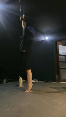 图片[2]_【冰诺】人肉坐垫/吊绑重度鞭打_绳艺套路直播视频资源网
