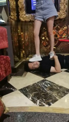 图片[5]_【禾未】KTV双女神调-骑马踩踏/舔鞋底/闻臭袜脚【三视角完整版】_绳艺套路直播视频资源网