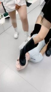 【术术】长靴短靴踩踏踢踹/舔脏鞋臭袜/喂口水_绳艺资料库视频资源下载