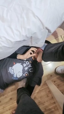 图片[8]_【嘉妮】揪耳朵/耳光/舔裸足/插嘴/转胯/全体重踩踏_绳艺套路直播视频资源网