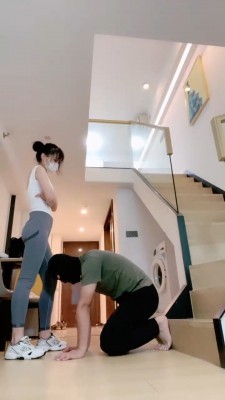 【伊伊sama】健身后原味鞋船袜虐贱狗【完整版】_绳艺套路直播视频资源网