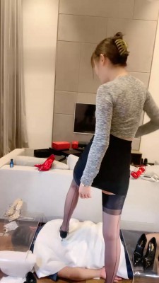 图片[7]_【宇婉莹】高跟鞋控必看-多双高跟全体重踩踏_绳艺资料库视频资源下载