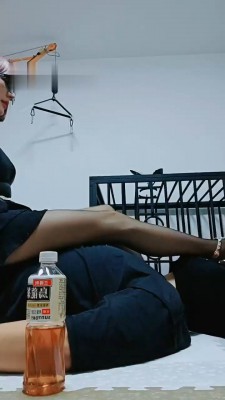 图片[10]_【媚娘】高跟踩踏/闻高跟/关狗笼/人肉坐垫_绳艺资料库视频资源下载