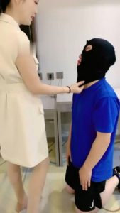 【蜜糖情侣】骑马/鞋跟踩狗舌/肉丝脚插嘴闻舔/耳光_绳艺资料库视频资源下载