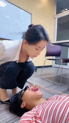 图片[9]_【潘妮女王】开发办公室新痰盂-高跟插嘴/钻胯坐垫【完整版】_绳艺资料库视频资源下载