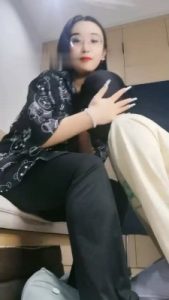 【小羊】裸足狂舔/耳光抽/掐脖手捂窒息_绳艺资料库视频资源下载
