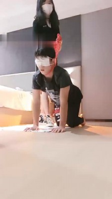 图片[2]_【米小唐】高帮帆布鞋骑马遛狗/原味脚闻舔_绳艺套路直播视频资源网