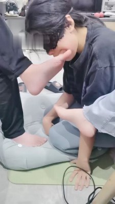 图片[5]_【小羊】母畜-喜欢舔夫妻主的臭脚_绳艺套路直播视频资源网