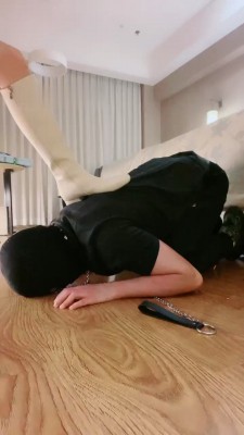 图片[9]_【川野尤娜】牵狗链/长靴全体重踩/吃脚皮_绳艺套路直播视频资源网