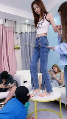 图片[9]_【麋鹿银儿】性感女神全体重跳踩/踩狗舌/喝洗脚水_绳艺套路直播视频资源网