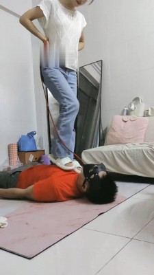 图片[10]_【珈瑶】运动后原味袜辱/骑马/喝圣水/当脚垫【完整版】_绳艺套路直播视频资源网