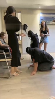 图片[4]_【尤物S】3S群调-骑马/重度鞭打/脚垫/高跟重踩【双视角完整版】_绳艺套路直播视频资源网
