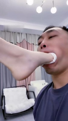 图片[3]_【麋鹿银儿】闻舔高帮匡威原味白袜/踩踏喂食_绳艺资料库视频资源下载