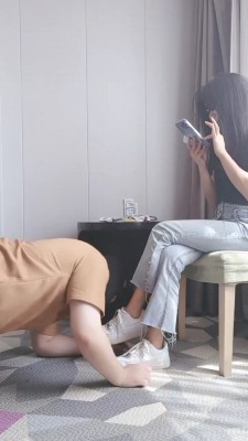 【昆山三寸】小白鞋船袜气味羞辱/踩踏喂食_绳艺套路直播视频资源网