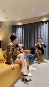 【潘妮女王】双情侣的换夫奴虐待游戏【双视角版】_绳艺资料库视频资源下载