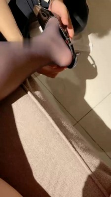 图片[5]_【清酒女主】近距离舔美腿丝袜_绳艺套路视频资源网
