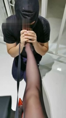 图片[2]_【宇婉莹】圈养犬化/皮鞋黑丝闻舔/高跟踩踏【下】_绳艺资料库视频资源下载