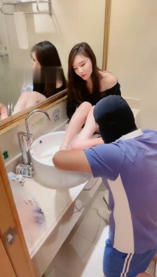 图片[2]_【木子大大】伺候洗脚/高跟碾压踩/圣水淋浴_绳艺套路直播视频资源网